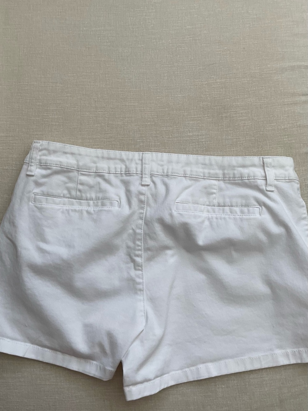a.n.a Mid-Rise White Women's Cotton Shorts - Picture 3 of 6